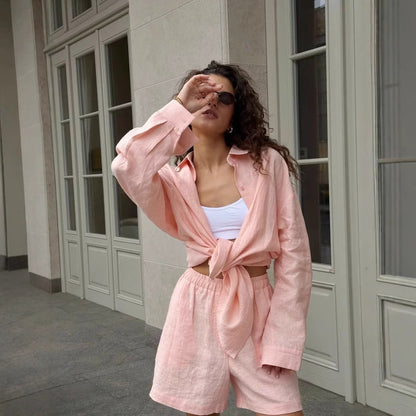 Allure Décontractée – Ensemble Cardigan à Manches Longues et Shorts