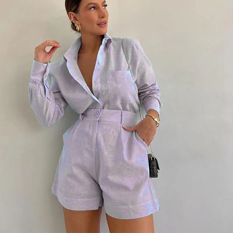 Costume court moderne pour femme, élégance urbaine